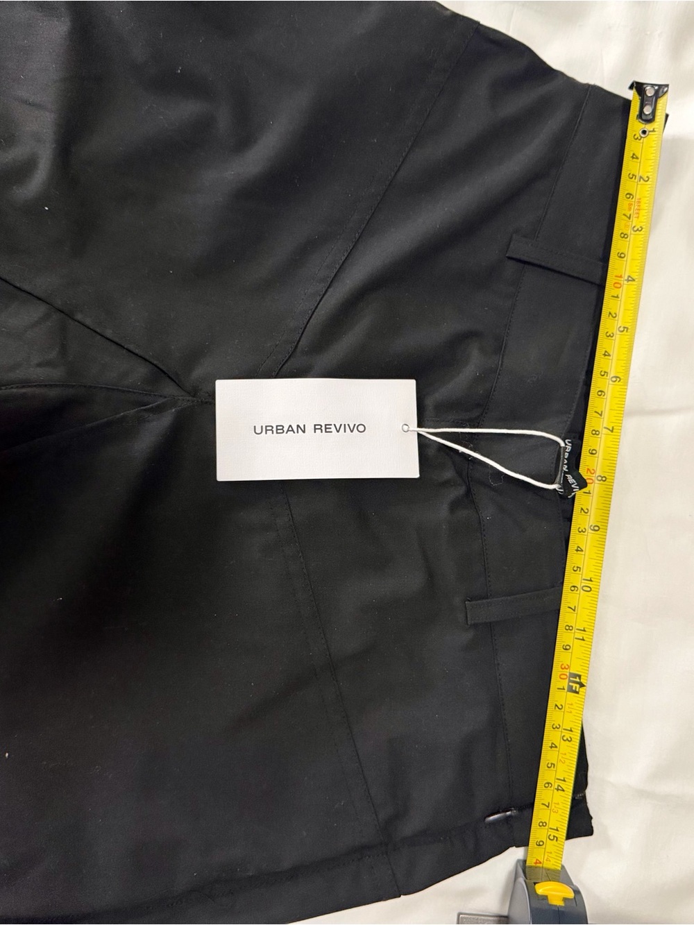 Elegant Wide-Leg Black Trousers — Modern High-Rise - Picture 5 of 8